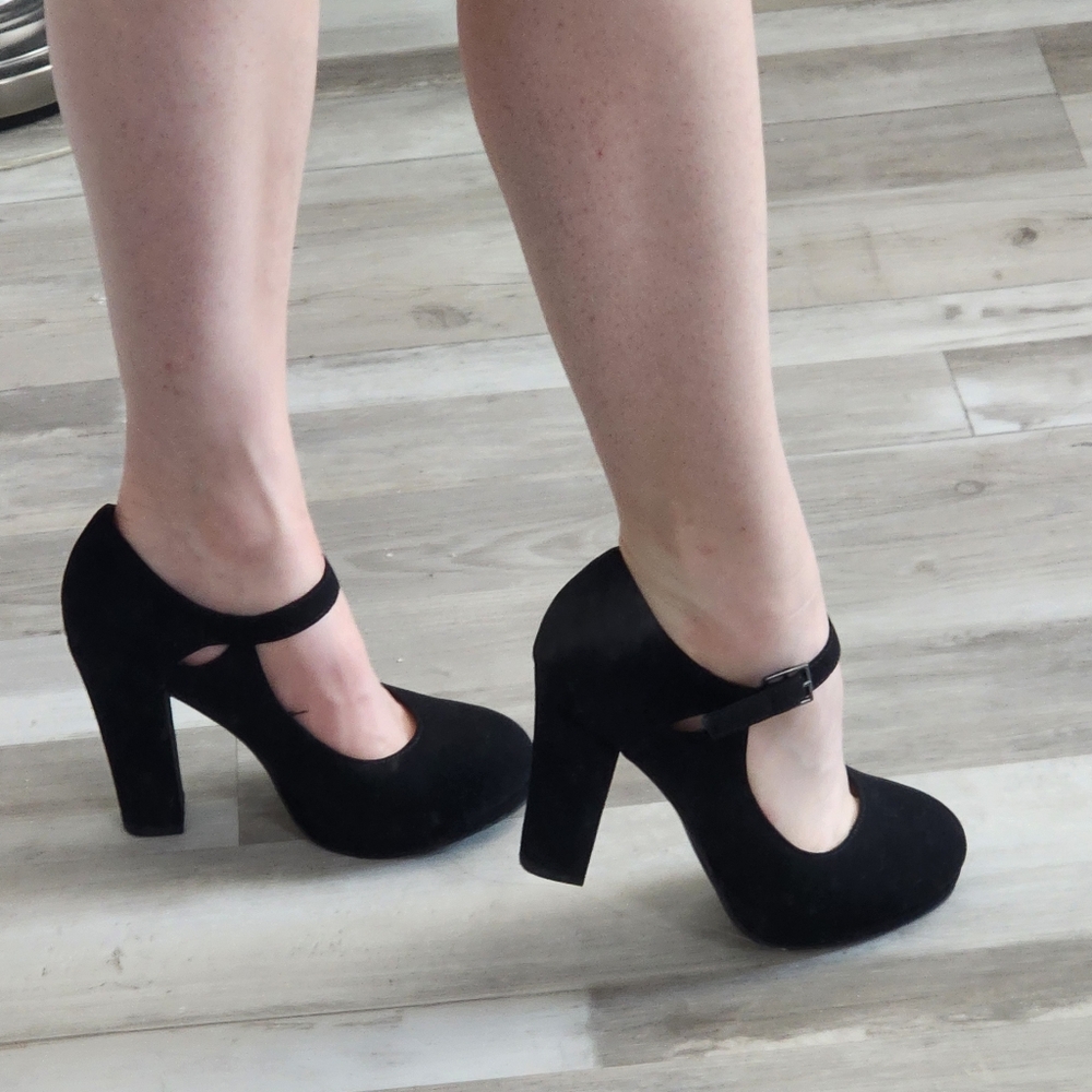 Black heels - Picture 11 of 13